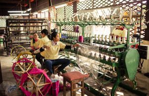 Cambodia, Siem Reap, Angkor Silk Farm, weaving